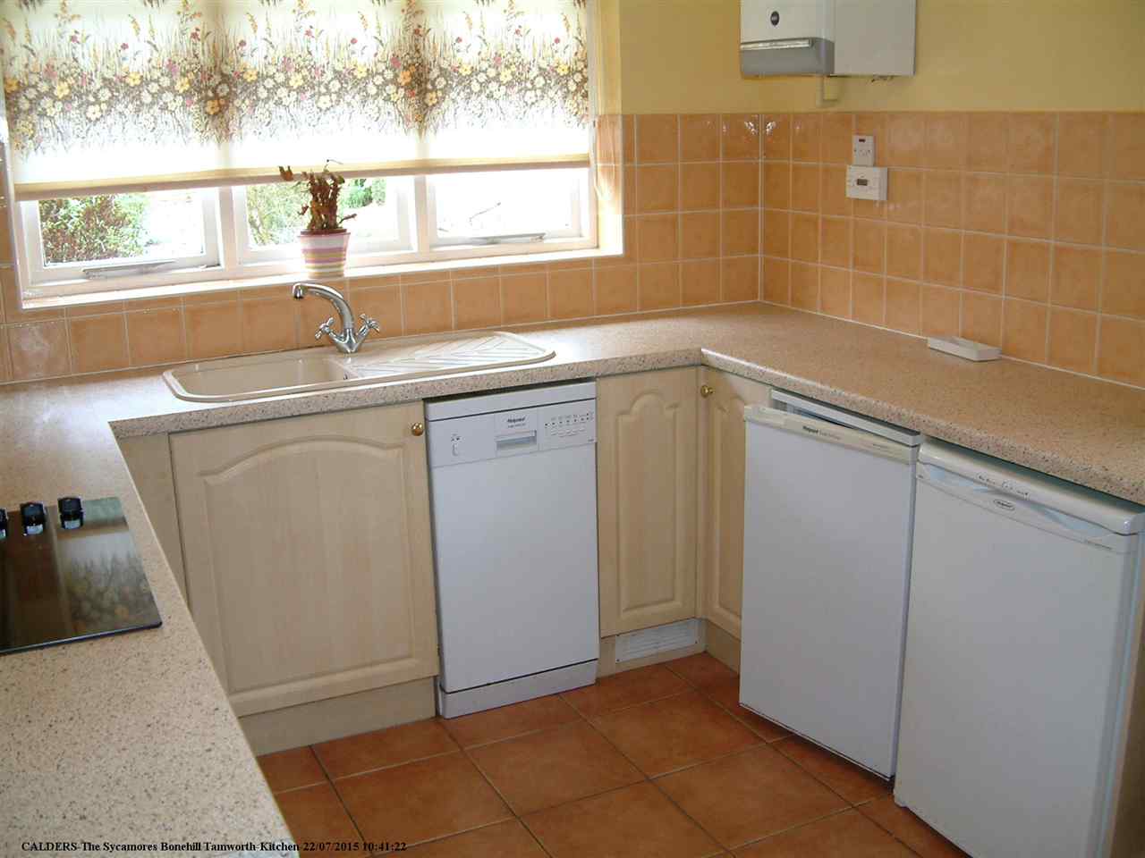 resized-2349823-The Sycamores Bonehill Tamworth Kitchen.JPG